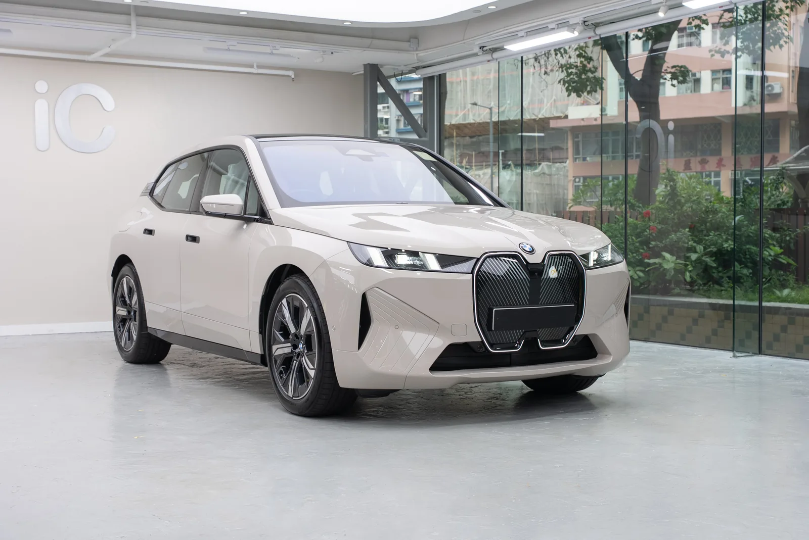 BMW iX保護指南：PPF、鍍膜與隔熱如何選